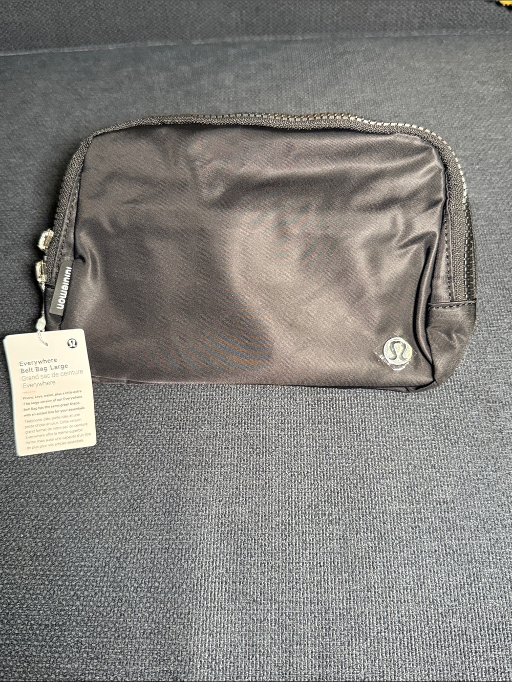 lululemon athletica Black Everywhere Belt Bag Large
Back in stock